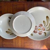 6 flat and deep stoneware plates