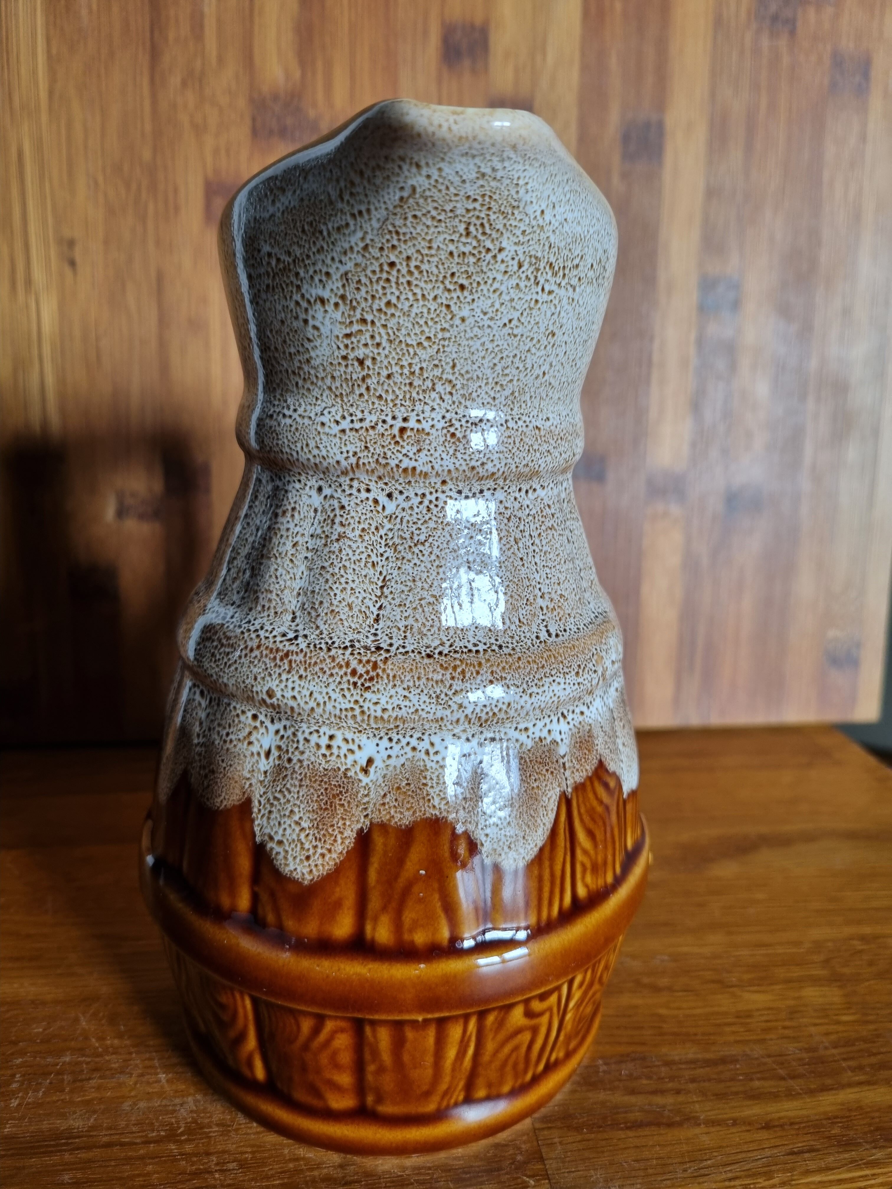 Pitcher vintage revol form barrel 1 l beige caramel