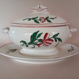 Covered sauce boat on Sarreguemines frame
