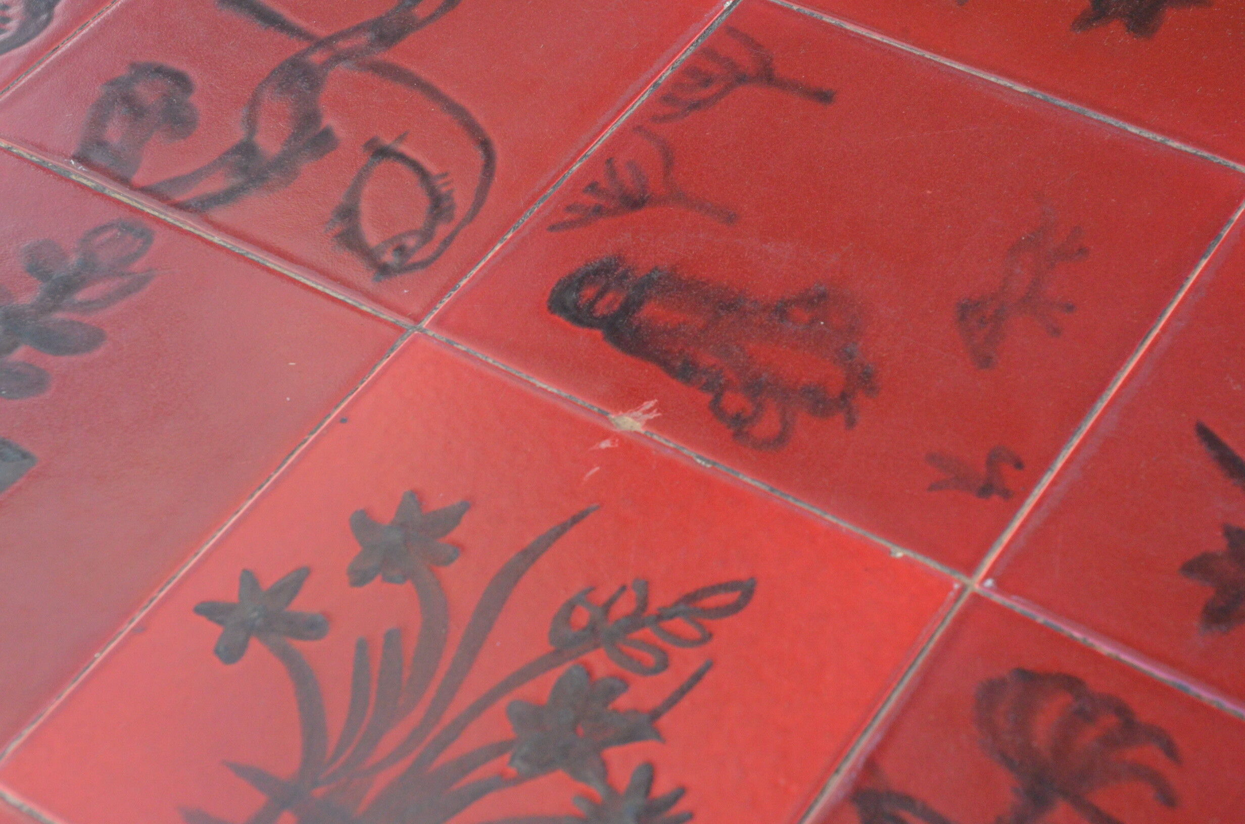 Dining table in wood and ceramic