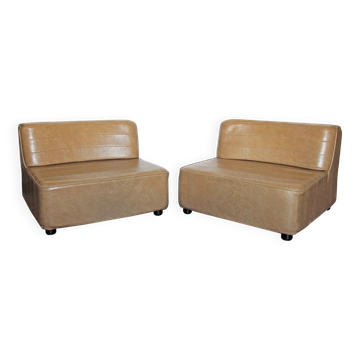 Paire de chauffeuses steiner pouvant former canapé, 1970s