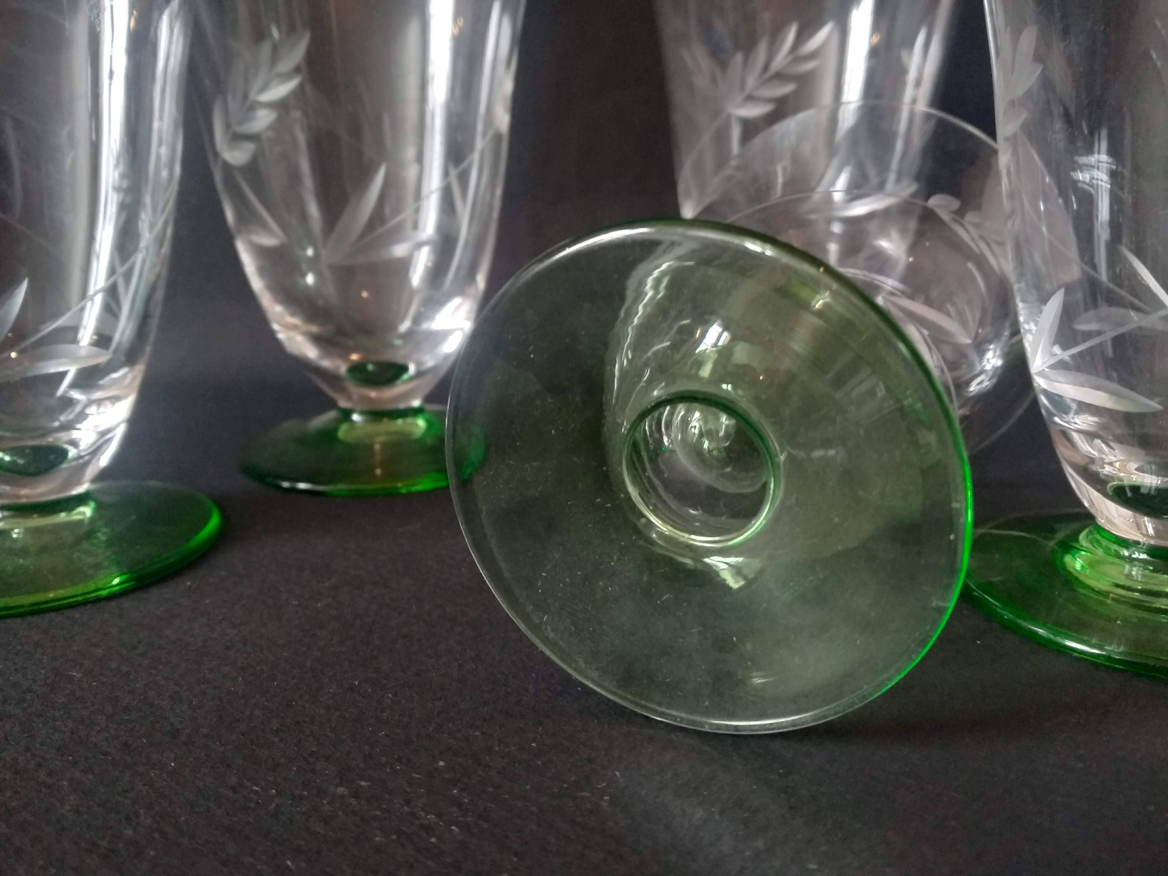 8 two-tone Art Deco engraved crystal stemware