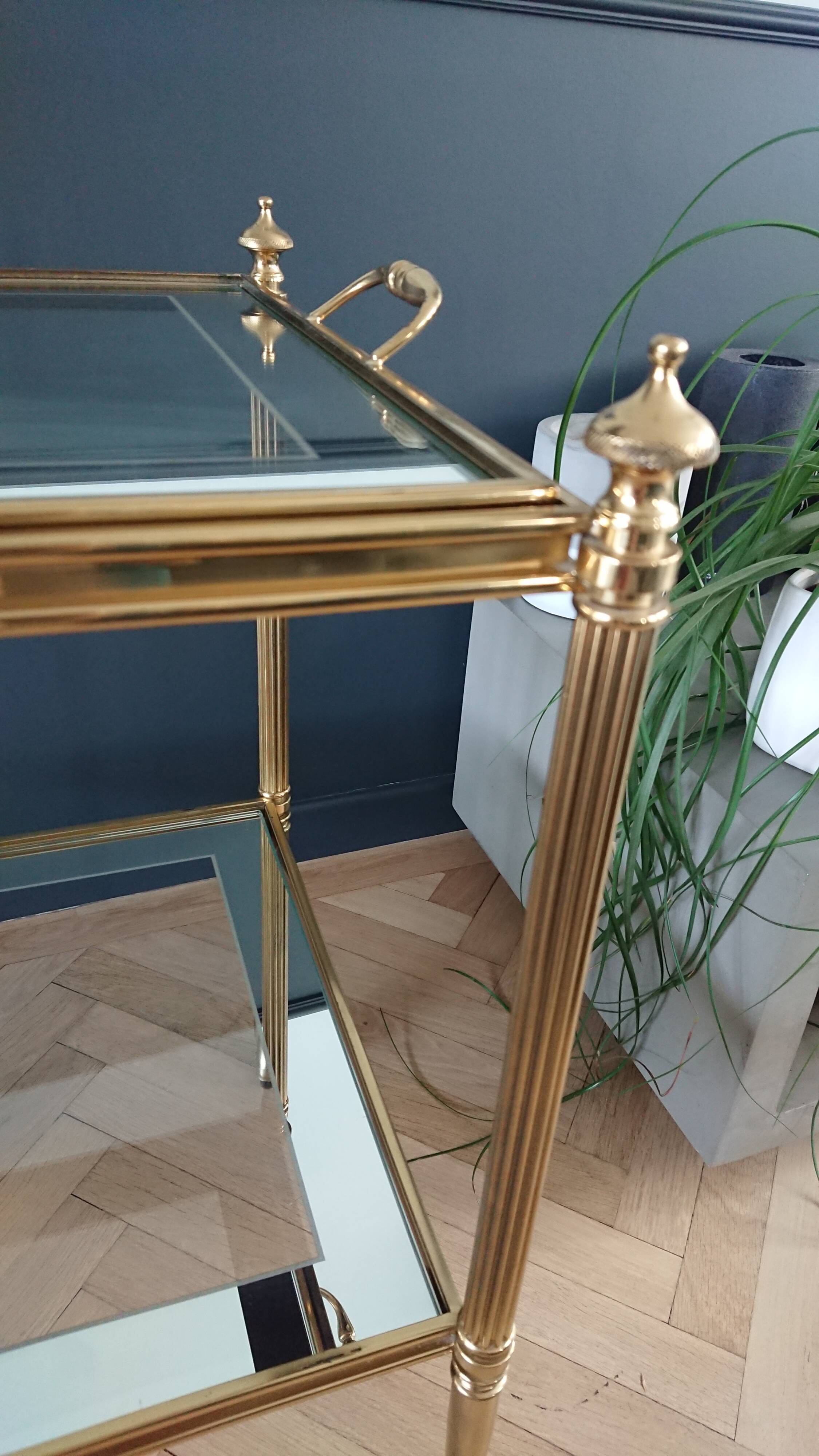 Rolling dessert with removable gold metal tray