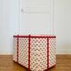 Coffre de rangement en scoubidou vintage 1960
