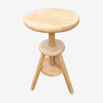 Tabouret tripode à vis