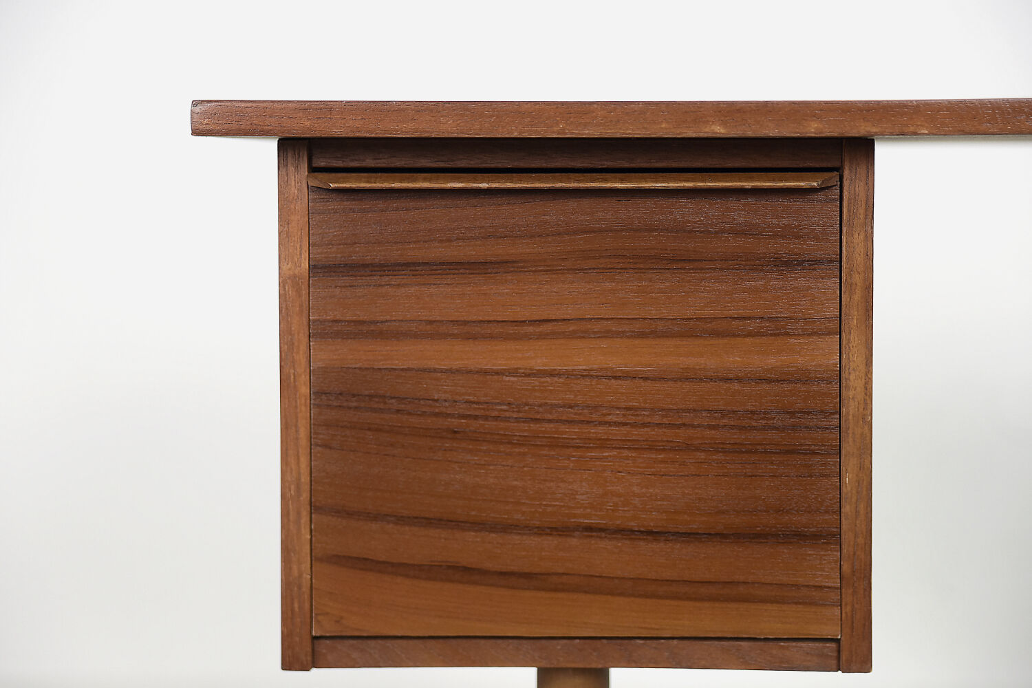 Classic vintage mid-century scandinavian modern teak desk with drawers, 1960s