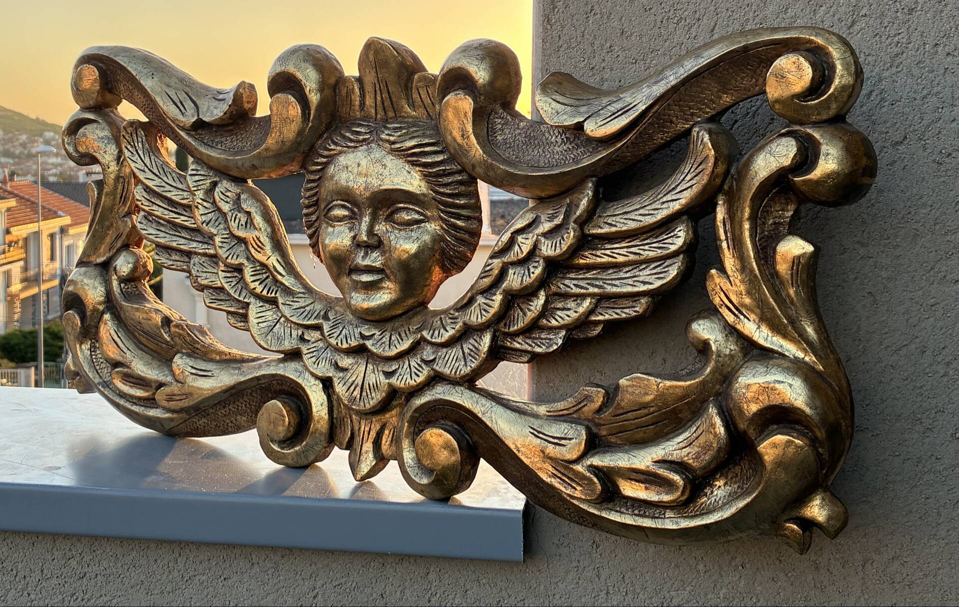 Bas relief italien chérubin