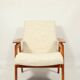Fauteuil vintage moderne design par J.Smidek blanc beige revêtement bois naturel