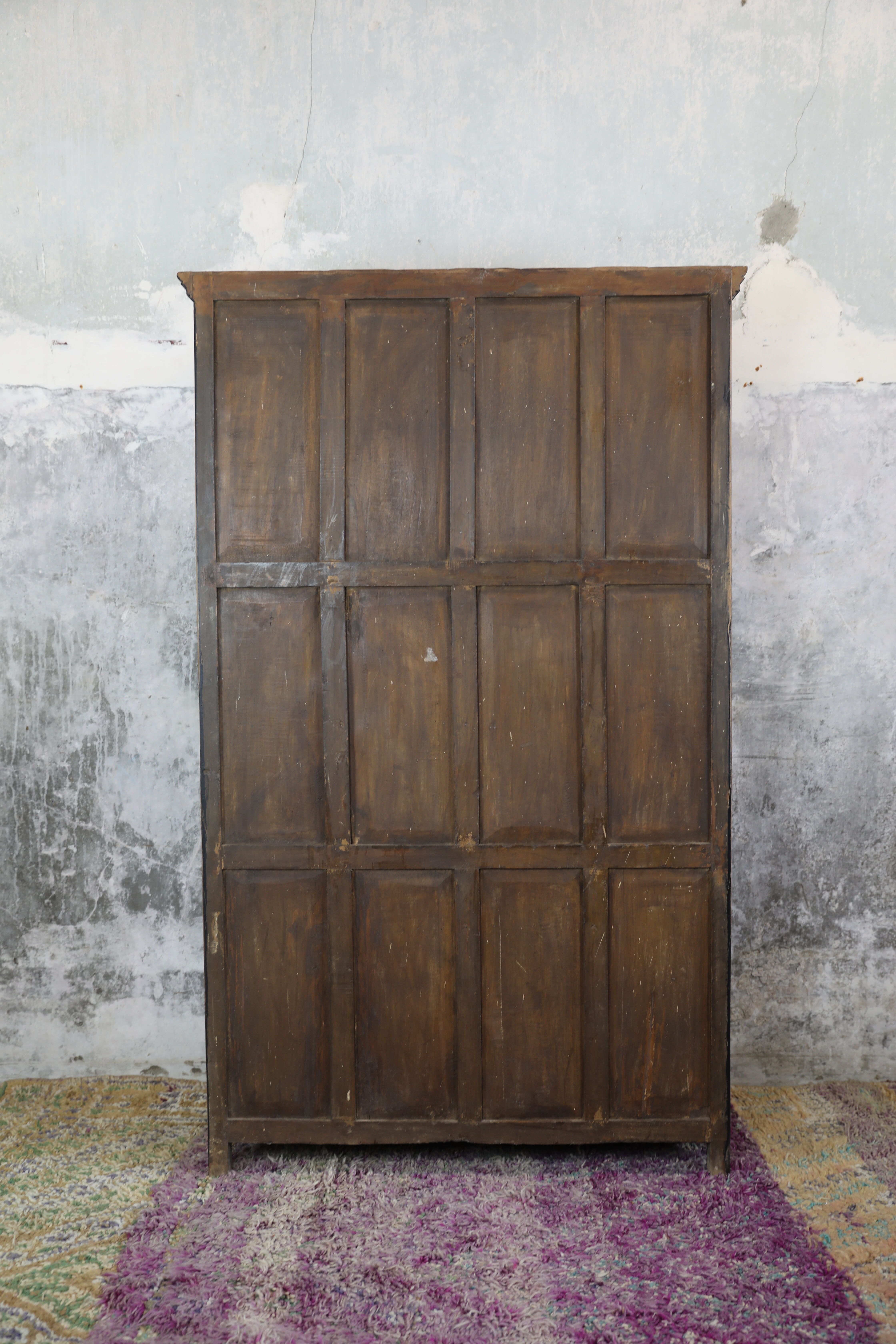 High Indian showcase 2 doors