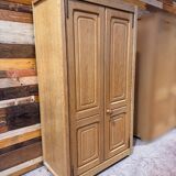 Two-door oak wardrobe - Guillerme & Chambron