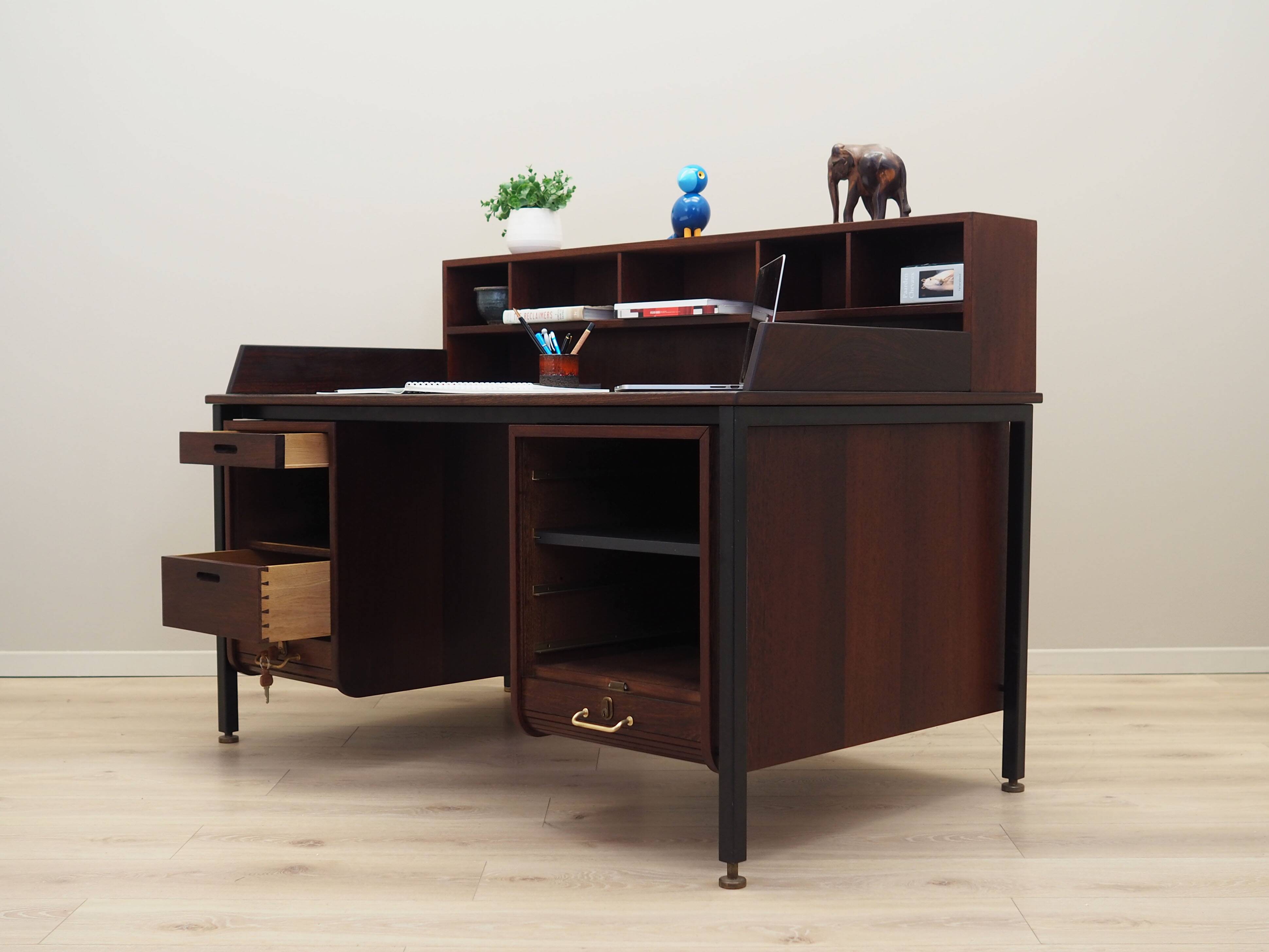 Oak desk, Danish design, 1970s, production: Denmark