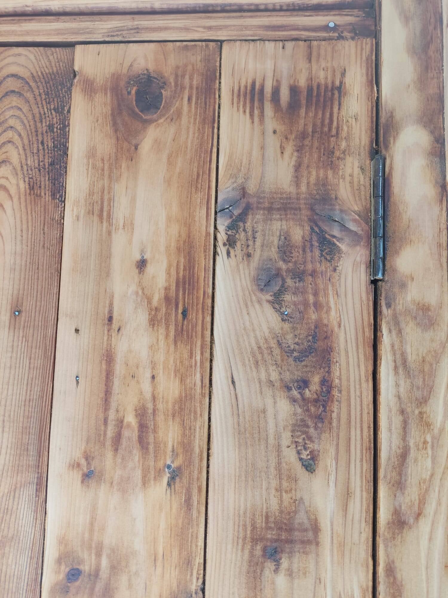 Grande bonnetière ancienne en bois massif – Pièce authentique