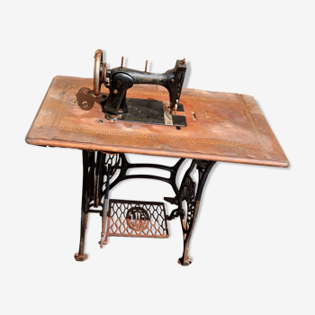 Machine à coudre Original Victoria fin XIXème siècle