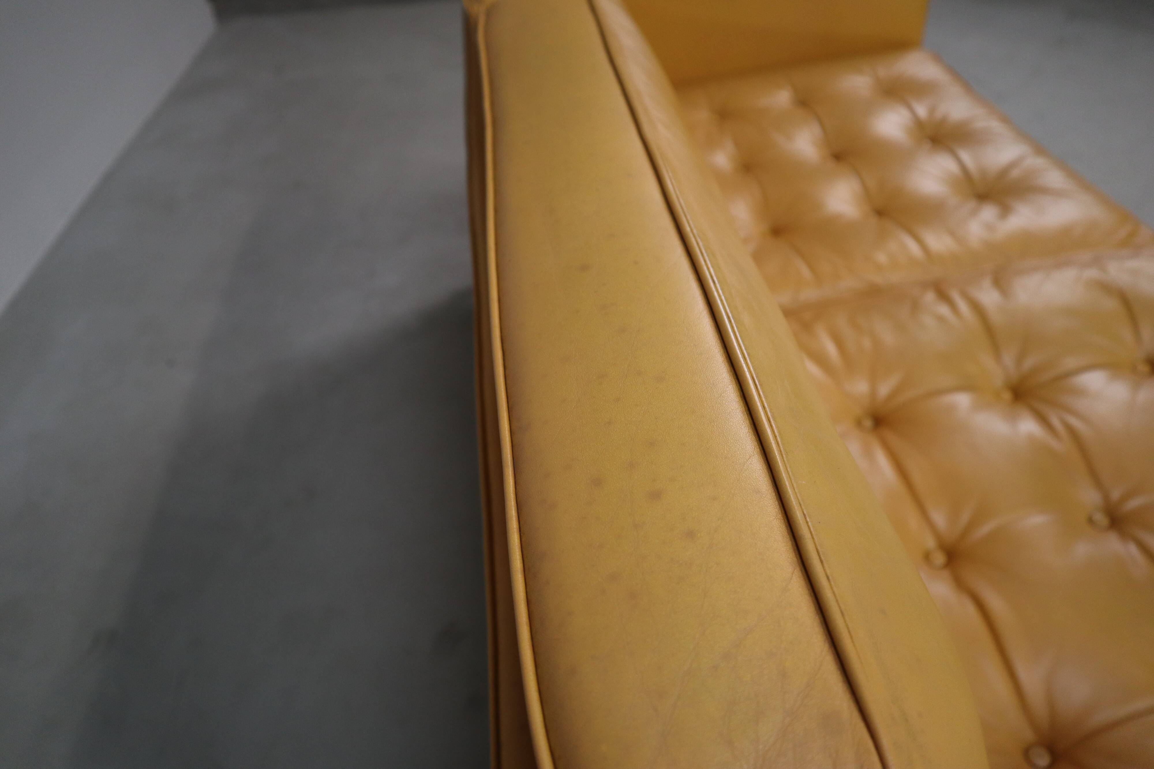 Florence Knoll two-seater sofa in mustard yellow leather, 1970