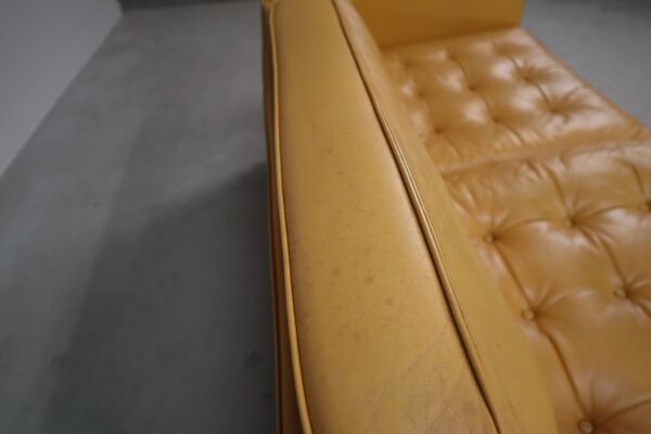 Canapé deux places Florence Knoll en cuir jaune moutarde, 1970