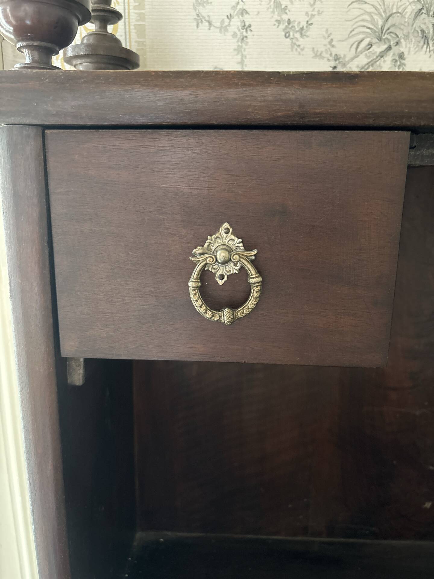Graduated desk / straight secretary in solid wood