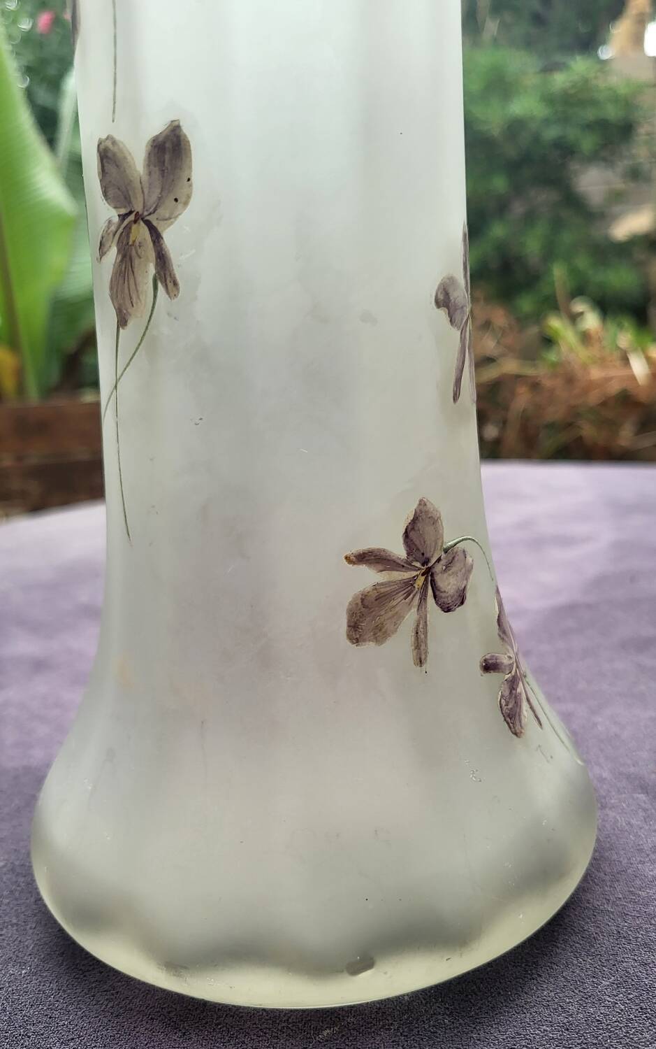 Legras vase, table bouquetier model "violet"