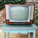 Vintage television Amplivision model AV 604