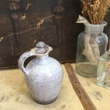 Sandstone jug of the Terminal 1970