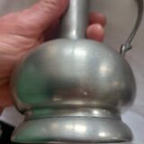 Vase avec anse en etain