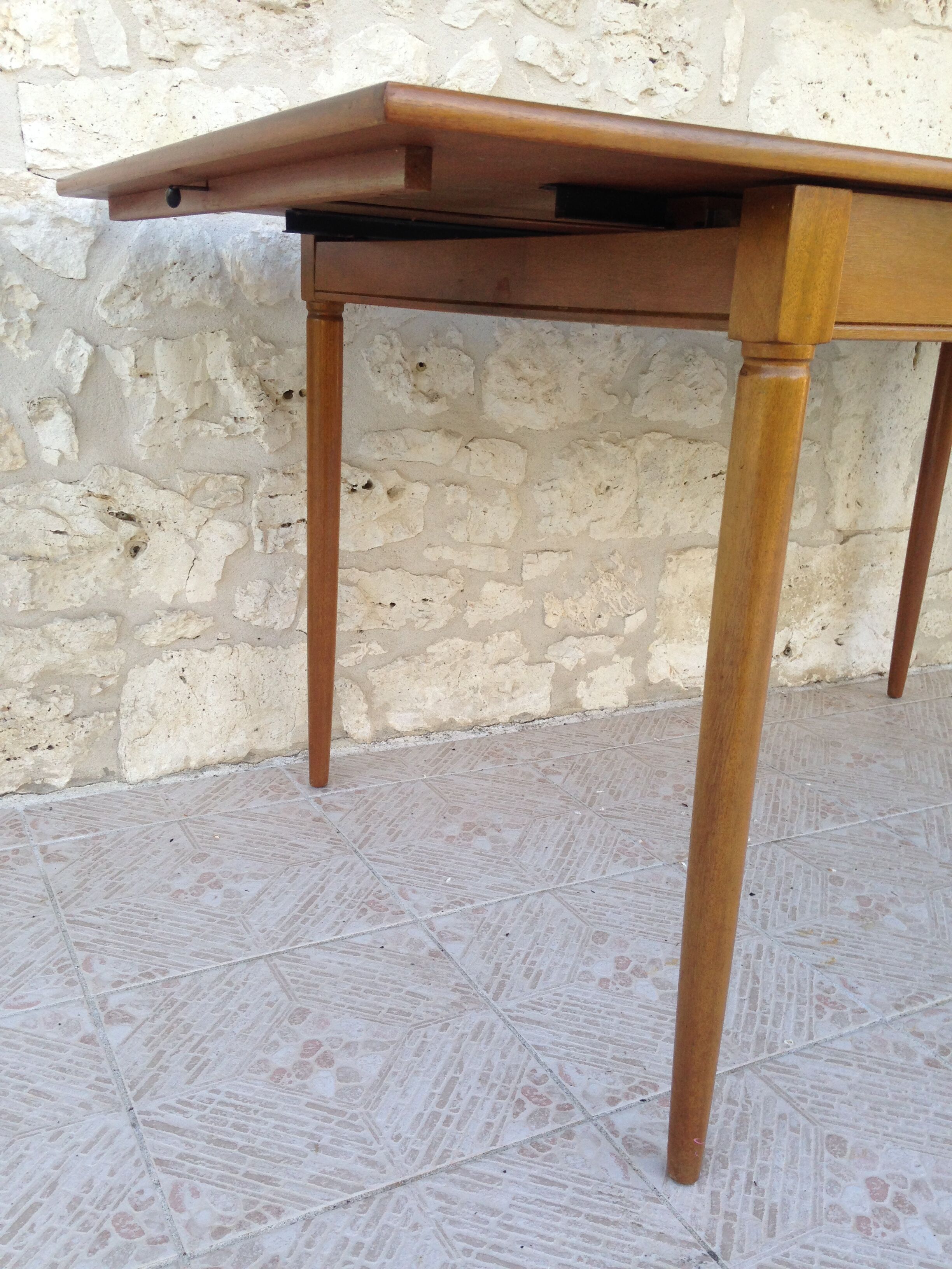 Table extendable scandinavian design teak growing butterfly