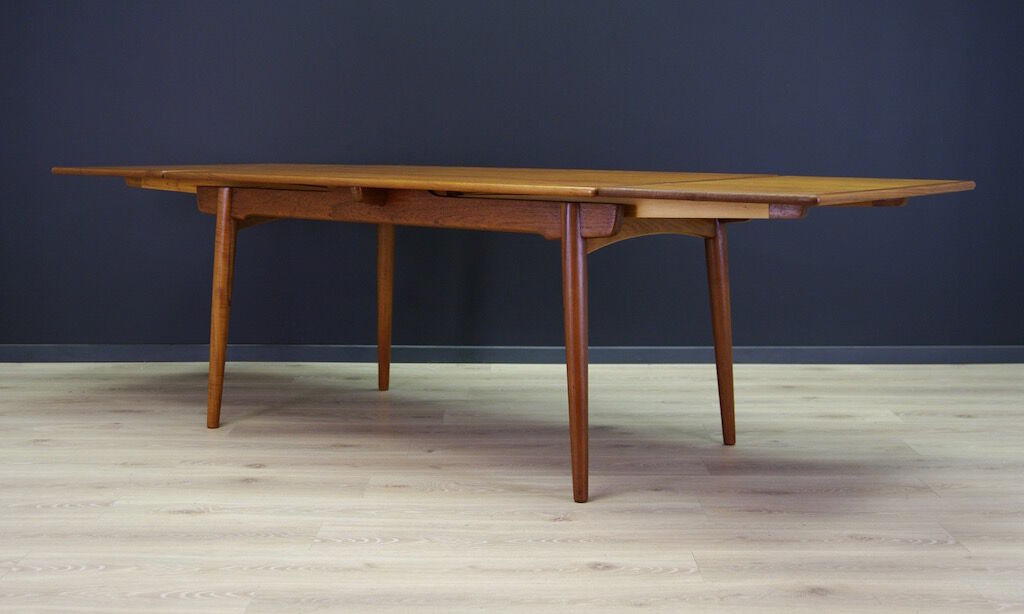 Wooden table, model AT-312, Danish design, 1960s, designer: Hans J. Wegner
