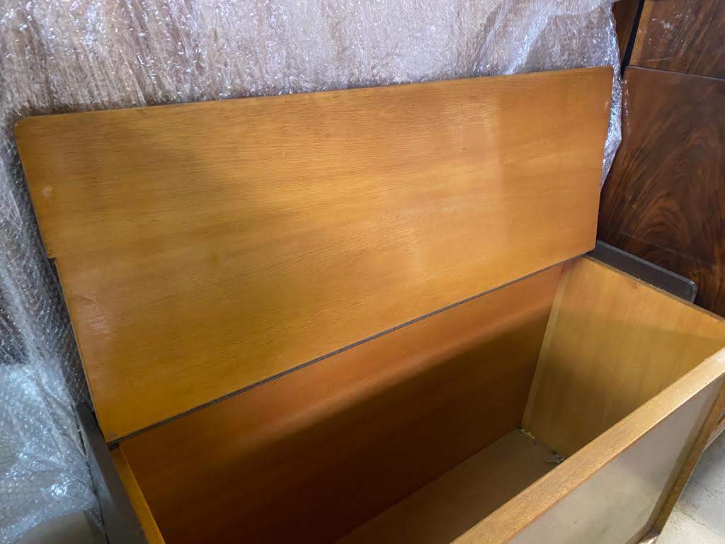 The 1960s vintage Dresser