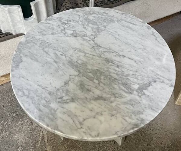 Table basse ronde en marbre blanc carrare pied en croix