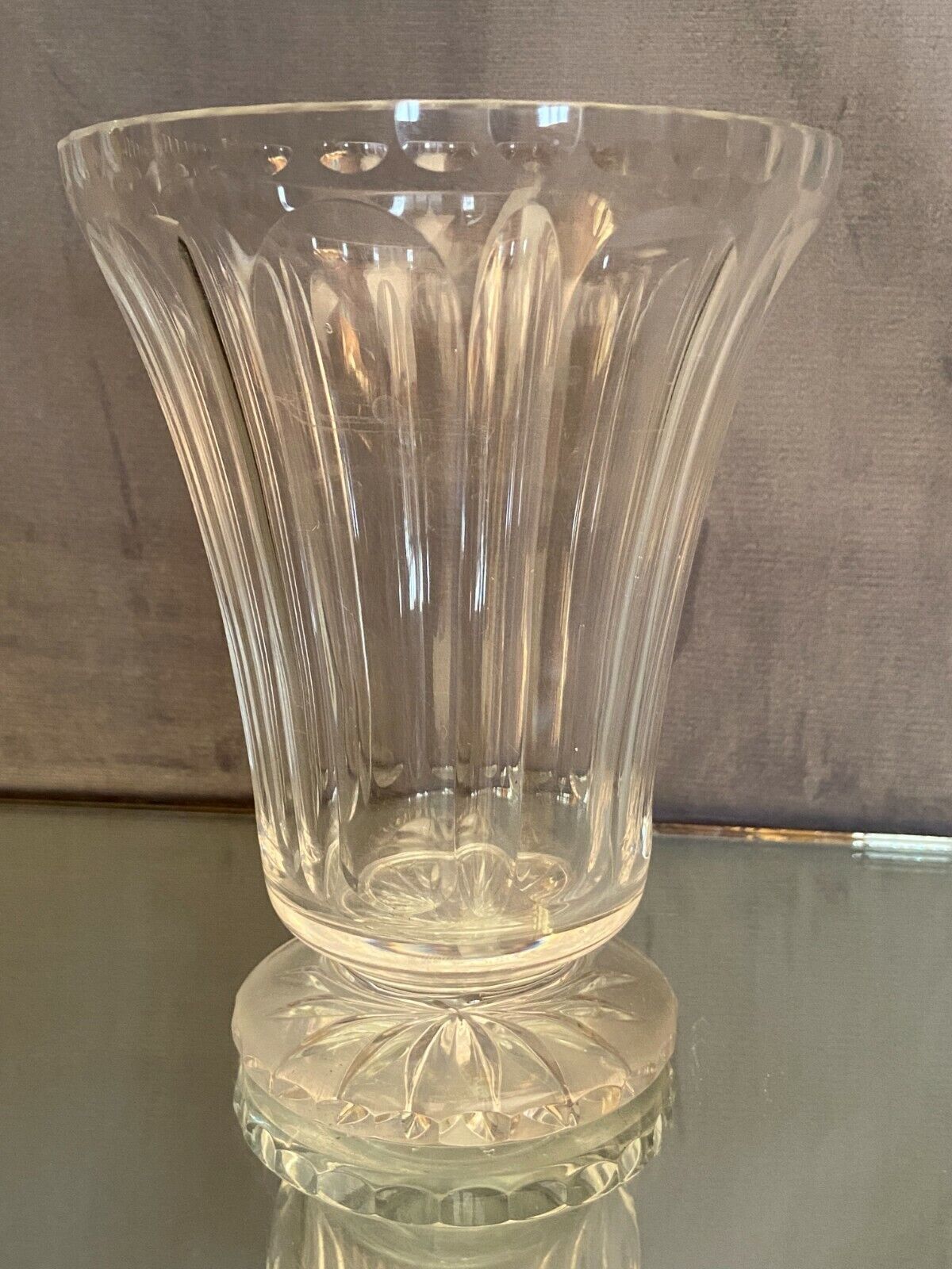 Vase on pedestal in cut crystal mid-twentieth century