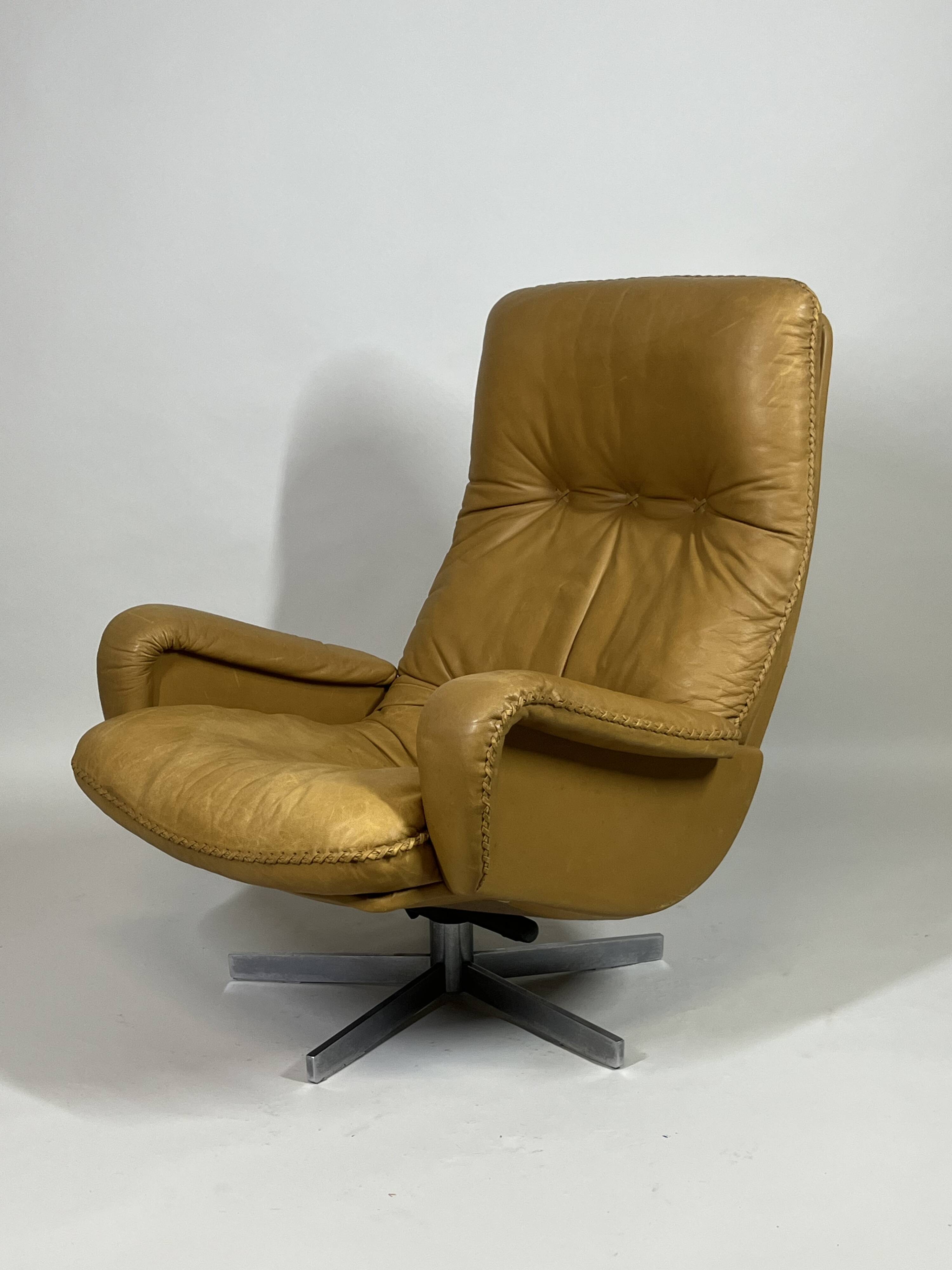De Sede S231 Swivel Leather Armchair, 1960s