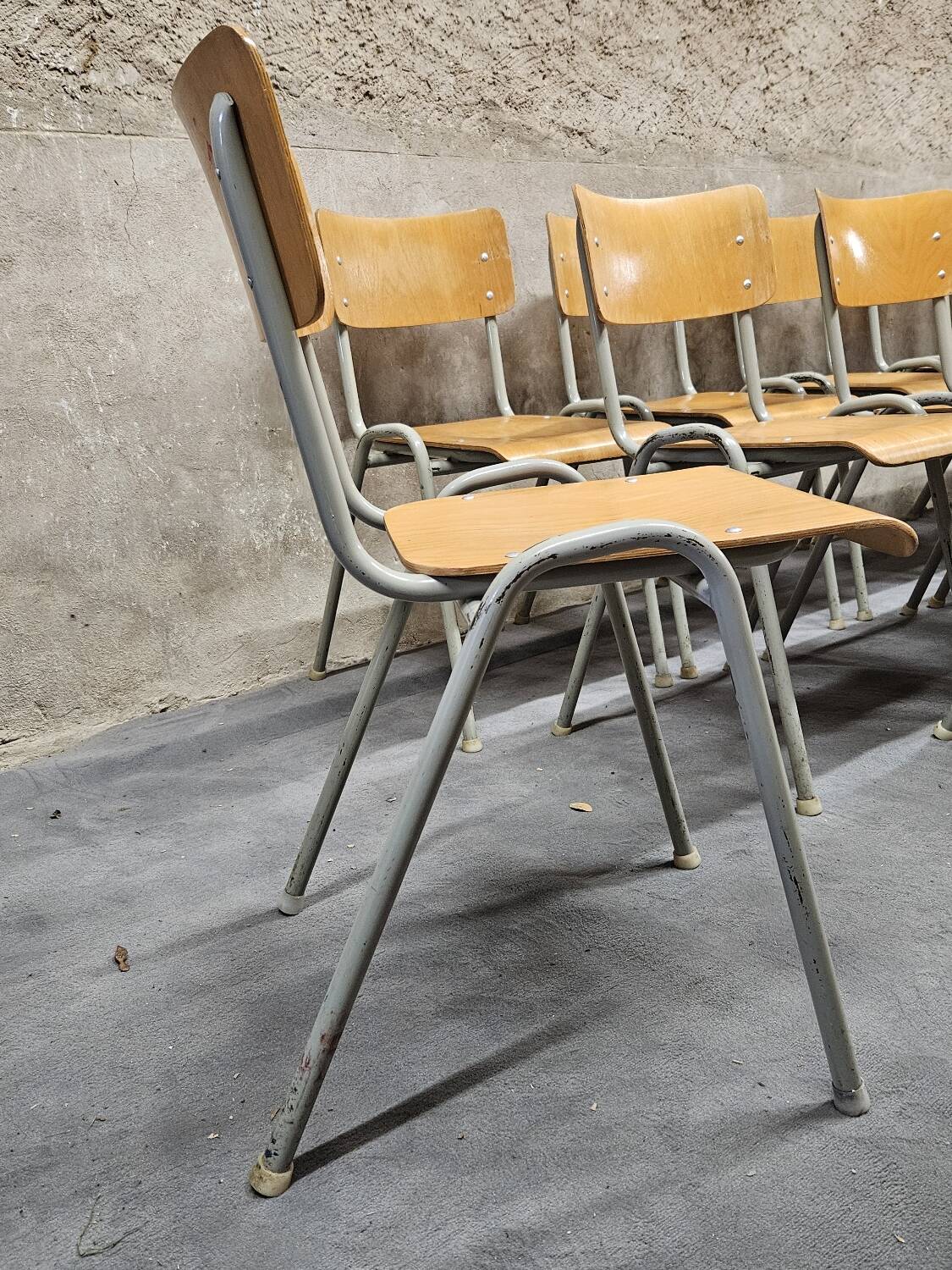 Lot of 18 vintage stackable bistro chairs 1970