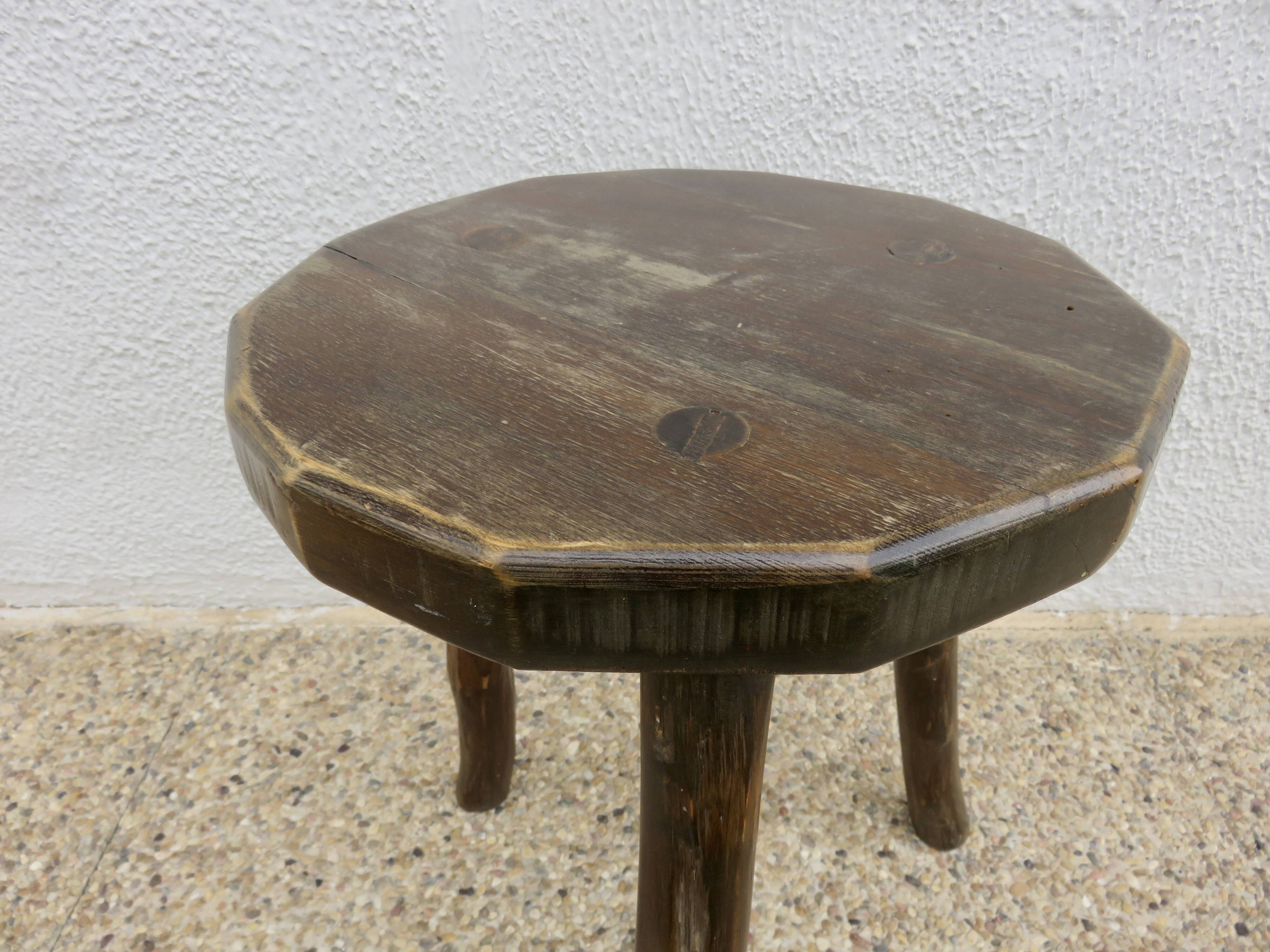 Tabouret tripode en bois massif 1950