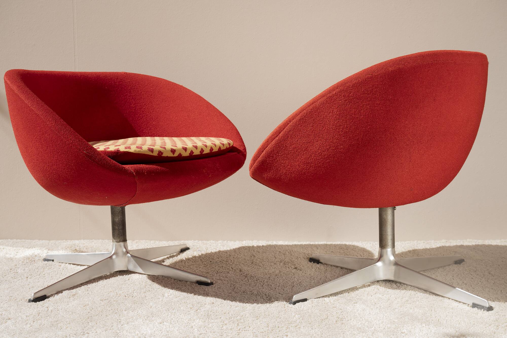 Paire de fauteuils vintages