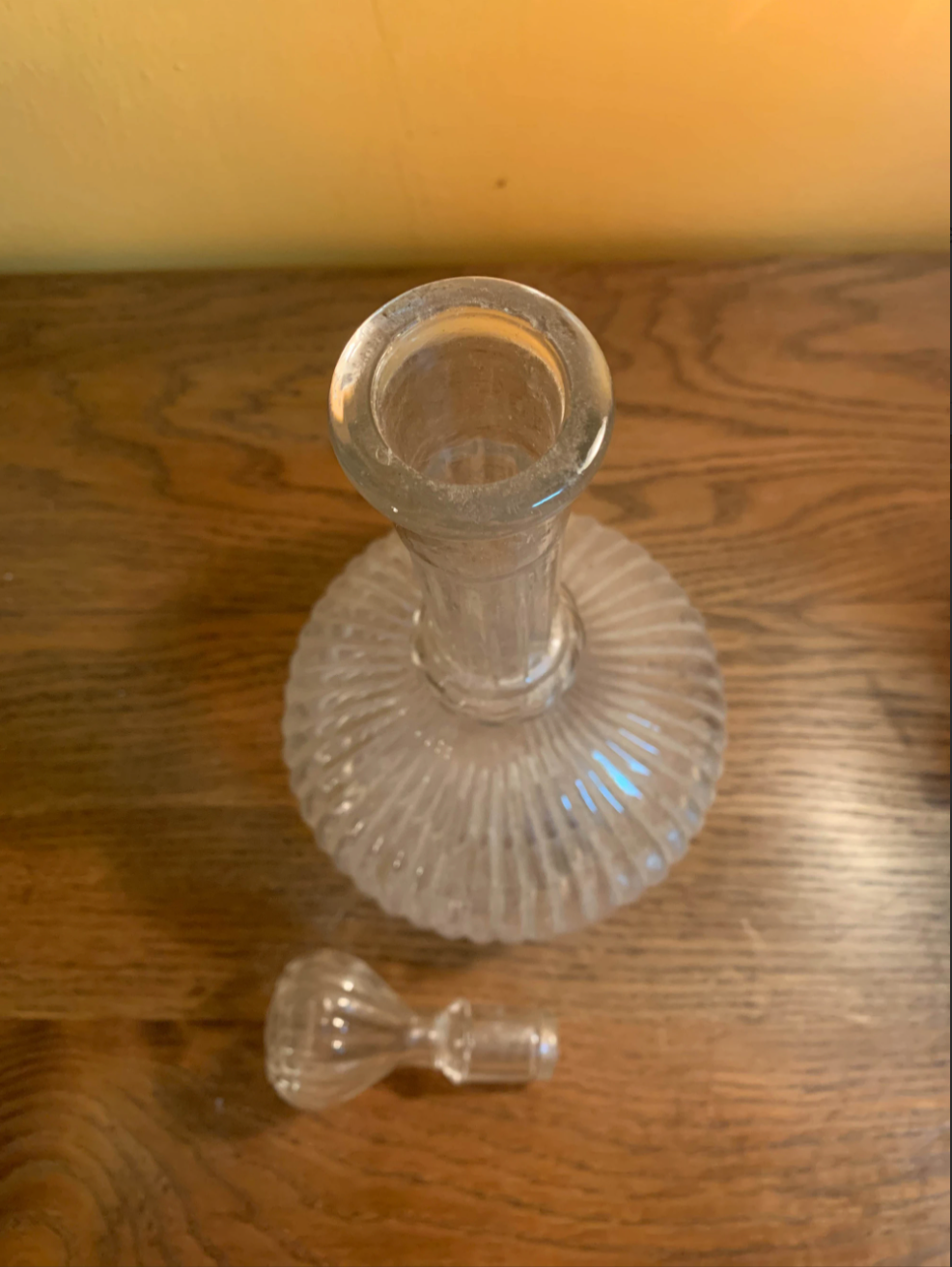 Glass carafe