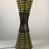Lampadaire en bambou et tissu