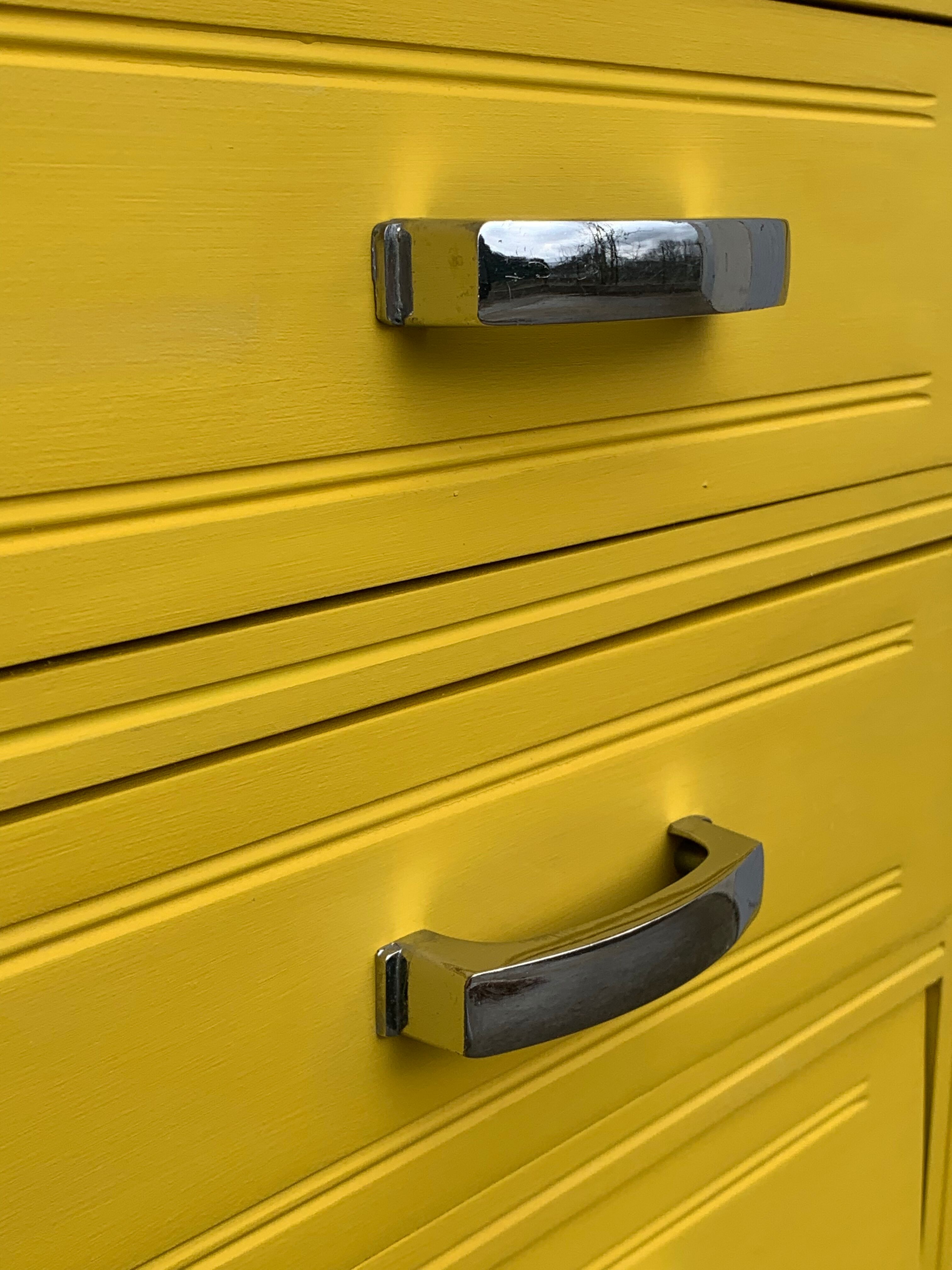 Vintage ragpicker yellow powder 1950