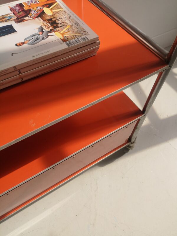 Desserte bibliothèque à roulette en metal chromé industrielle