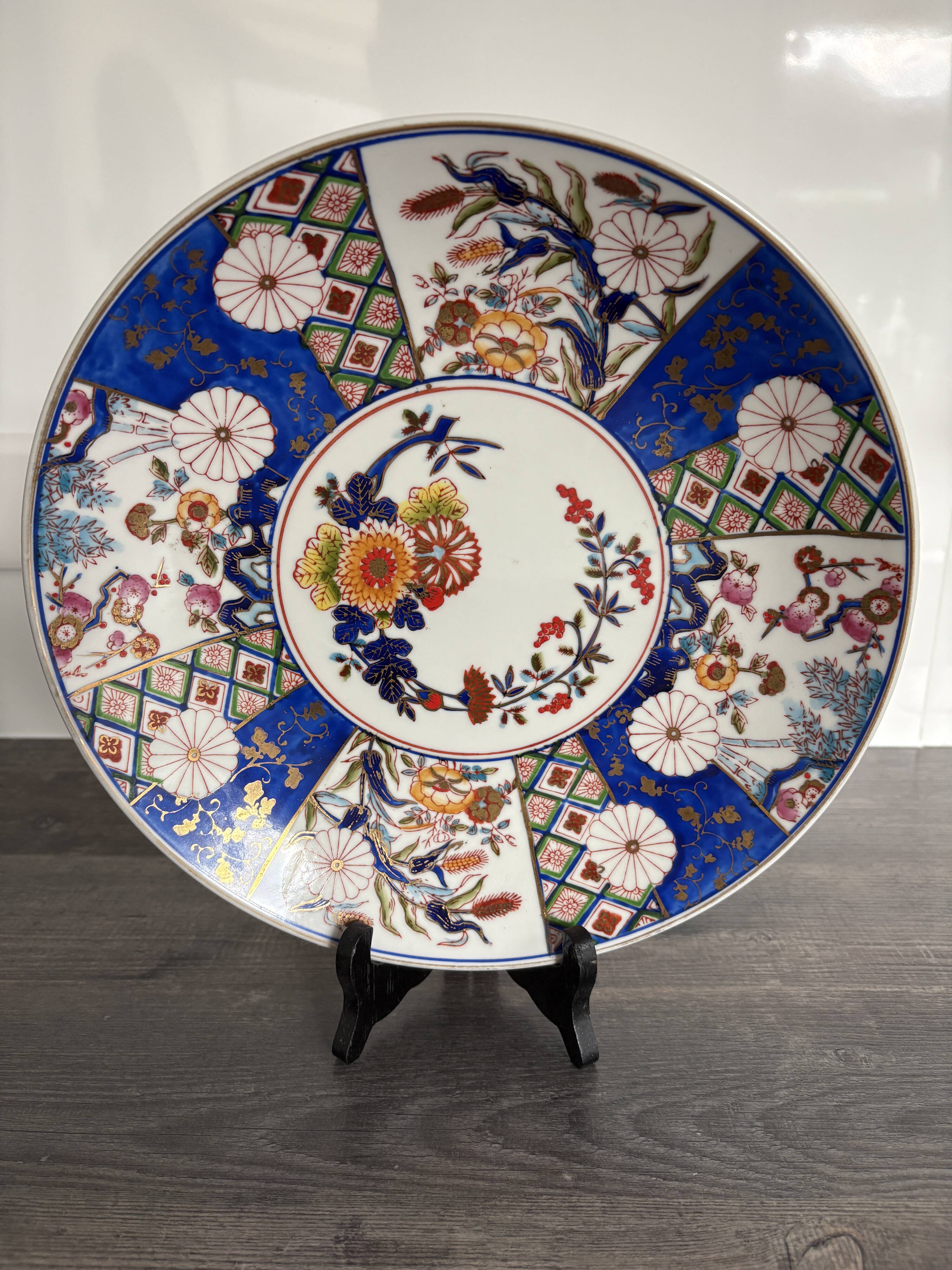 Large antique Imari porcelain dish