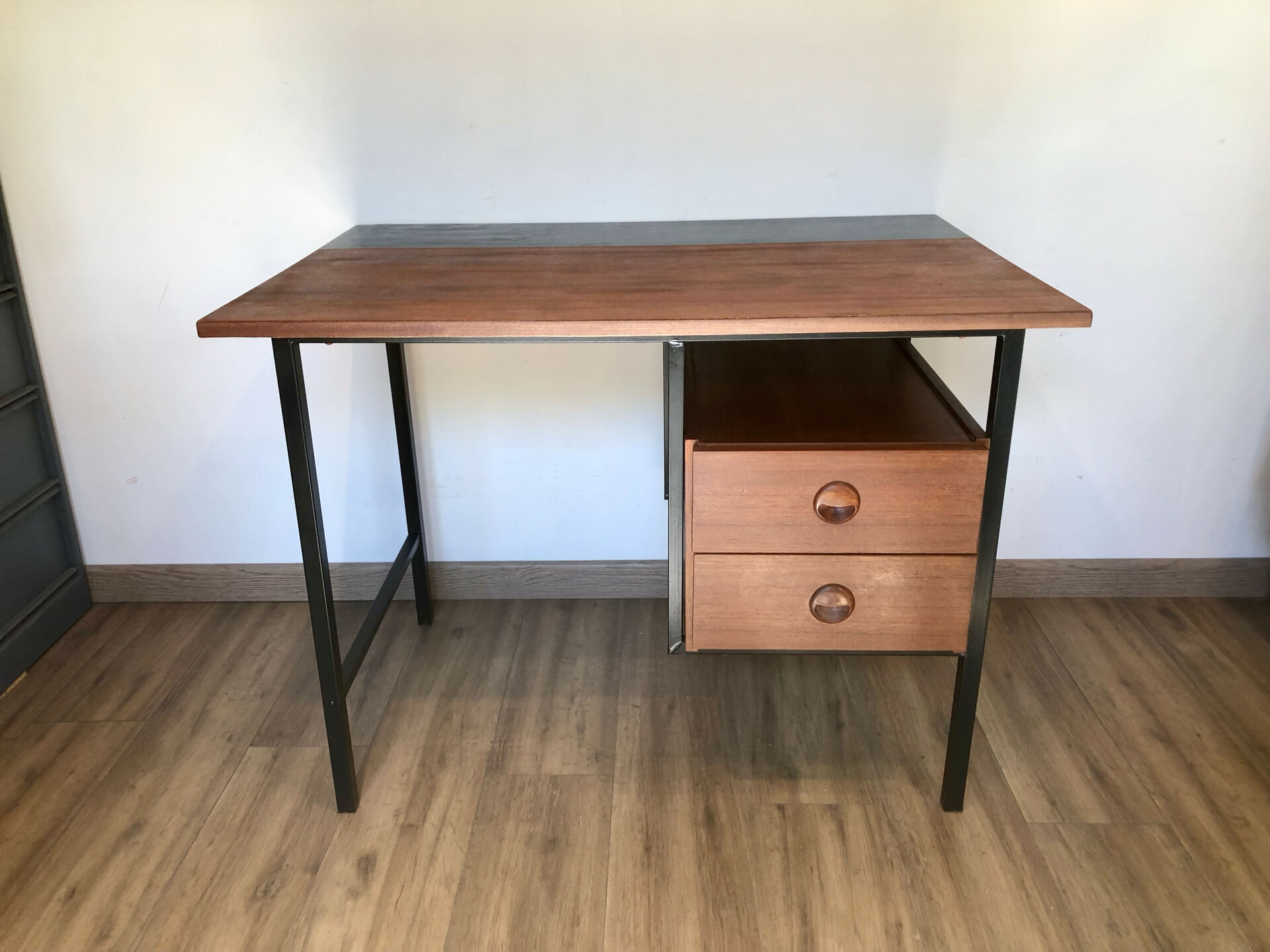Modernist desk