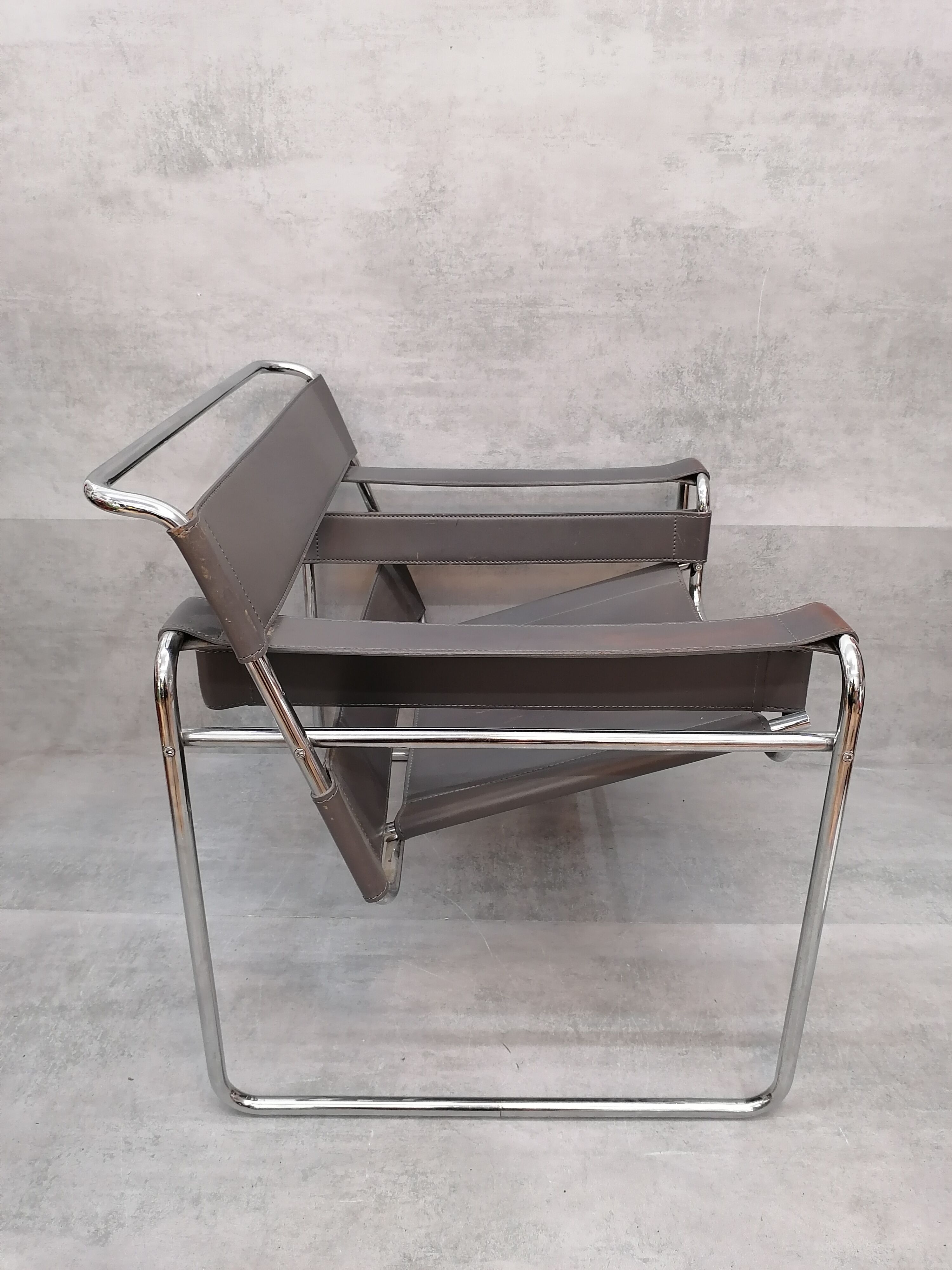 Marcel Breuer Wassily  grey leather B3 Chairs 1980s Italy