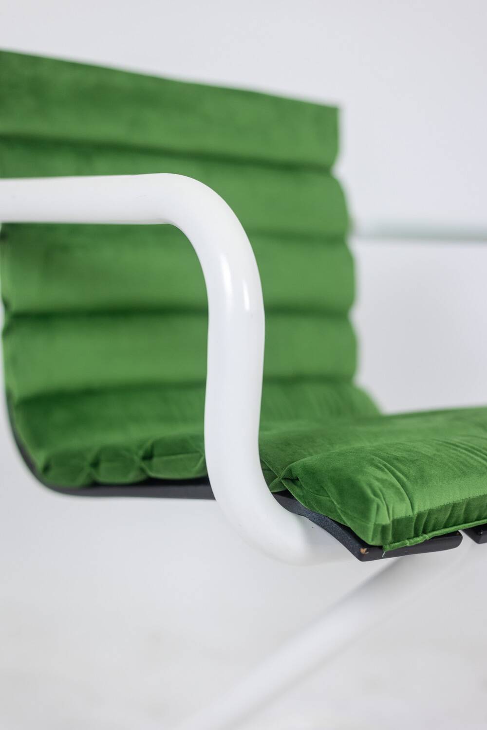 Set of 6 chairs in white lacquered metal and velvet. 1970s.