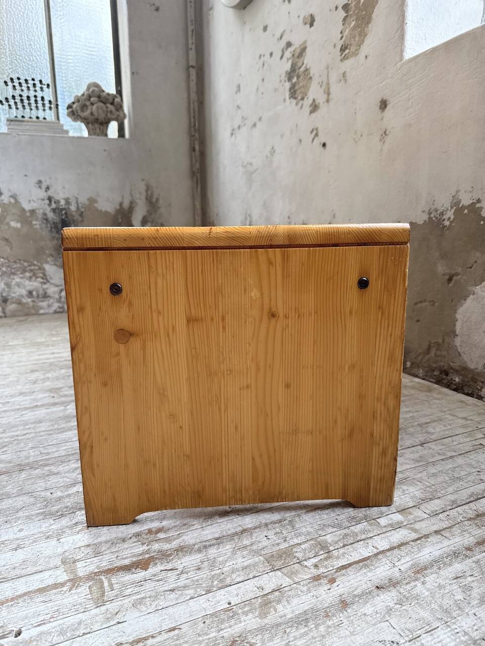 Coffee table in Perriand style, Les Arcs 1800.