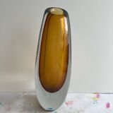 Vase by Gunnel Nyman designer made by Nuutajarvi Notsio