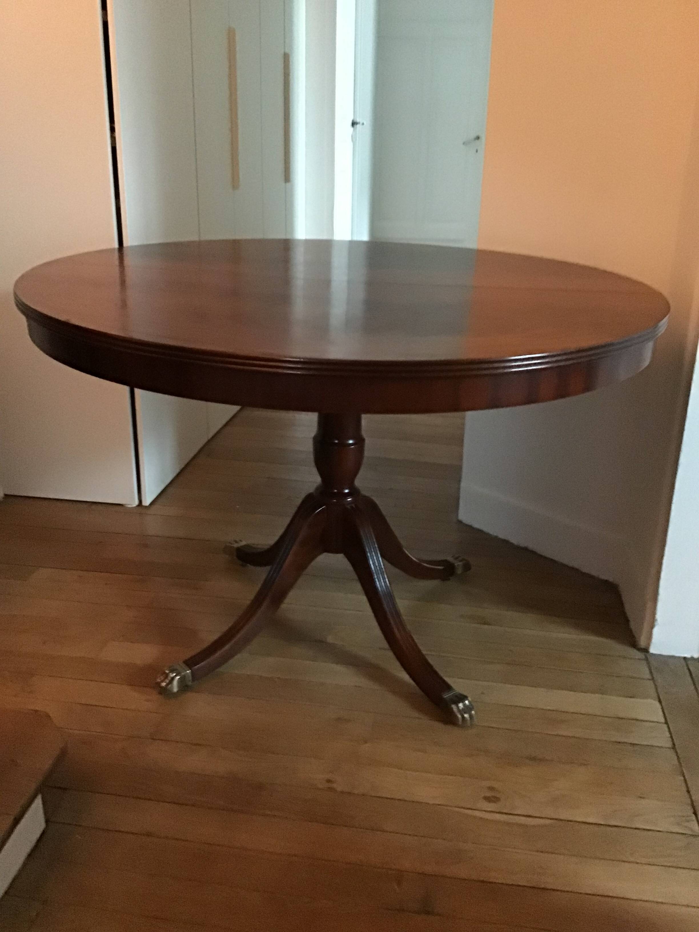 English style dining table