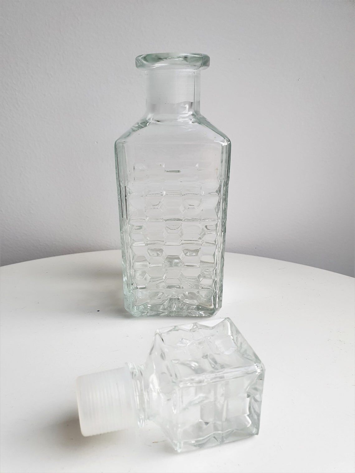 Glass square carafe