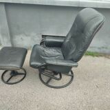Fauteuil et repose pied cuir design scandinave