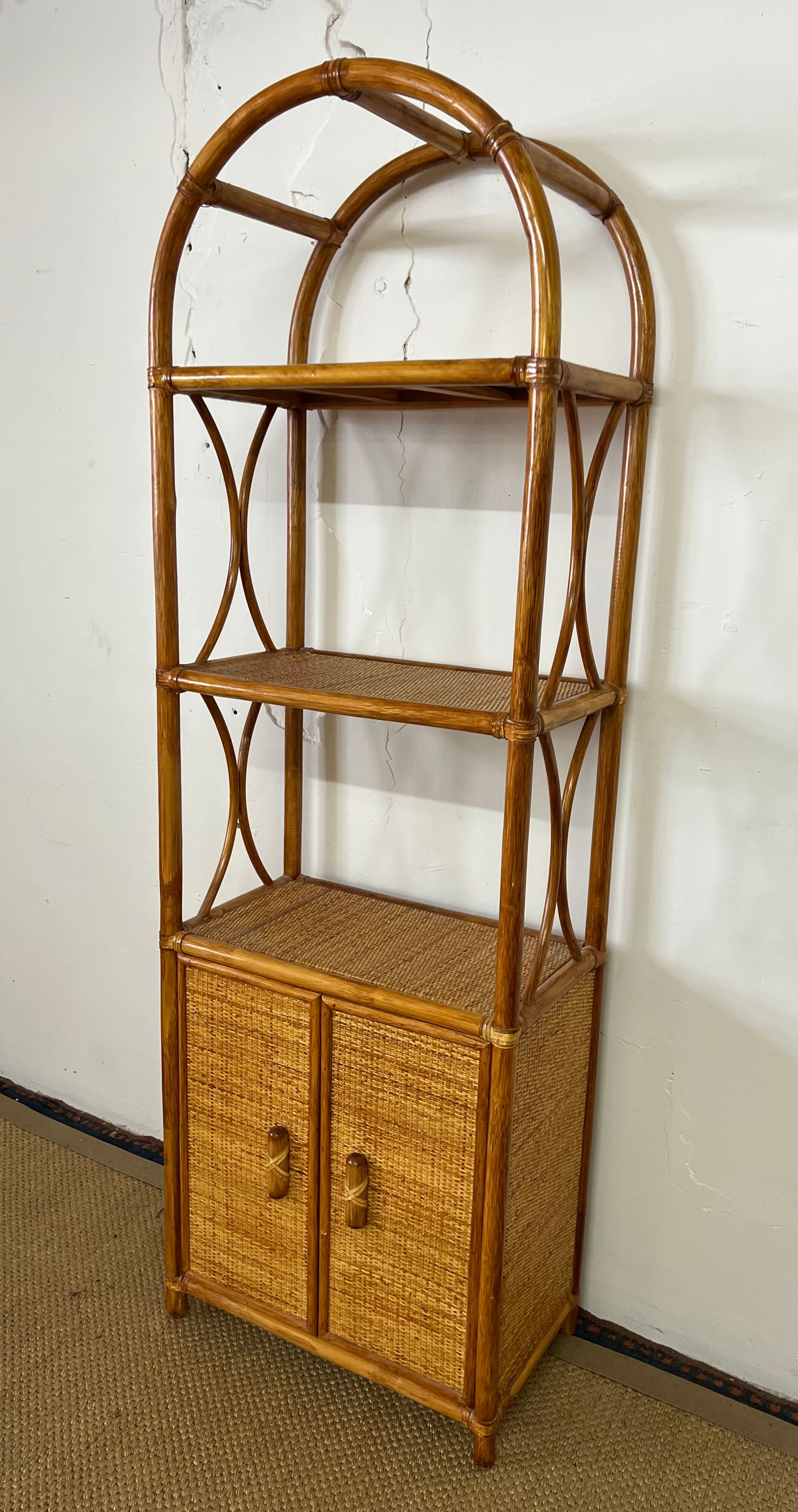Rattan shelf 2 doors