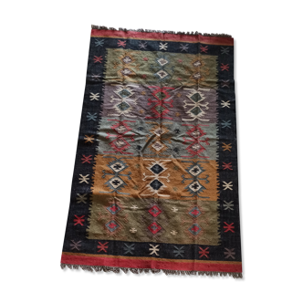 Kilim carpet in burlap and cotton. 150cm x 250cm