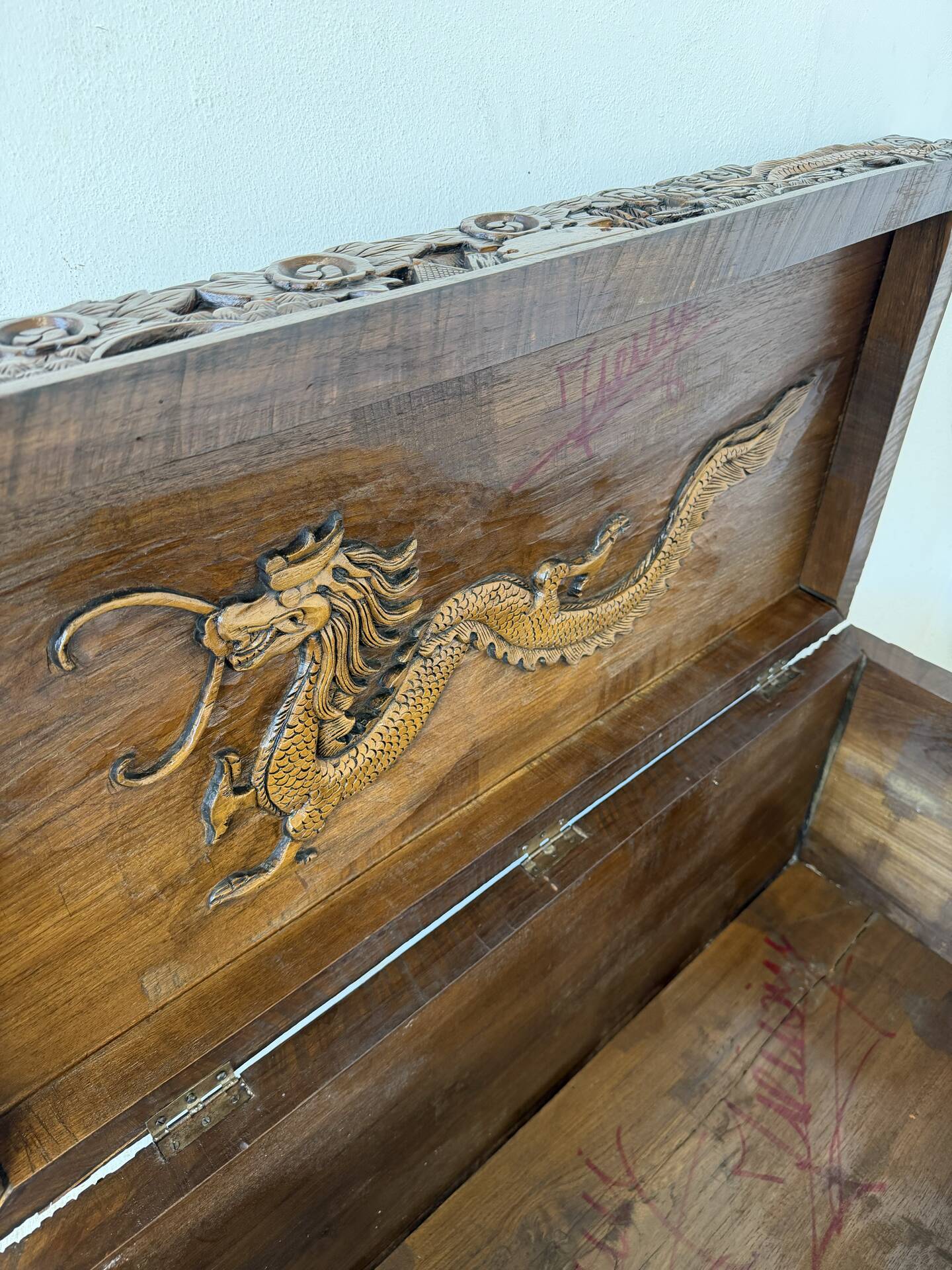 Antique Chinese Carved Export Chest – Dragon, Phoenix & Landscape Deco
