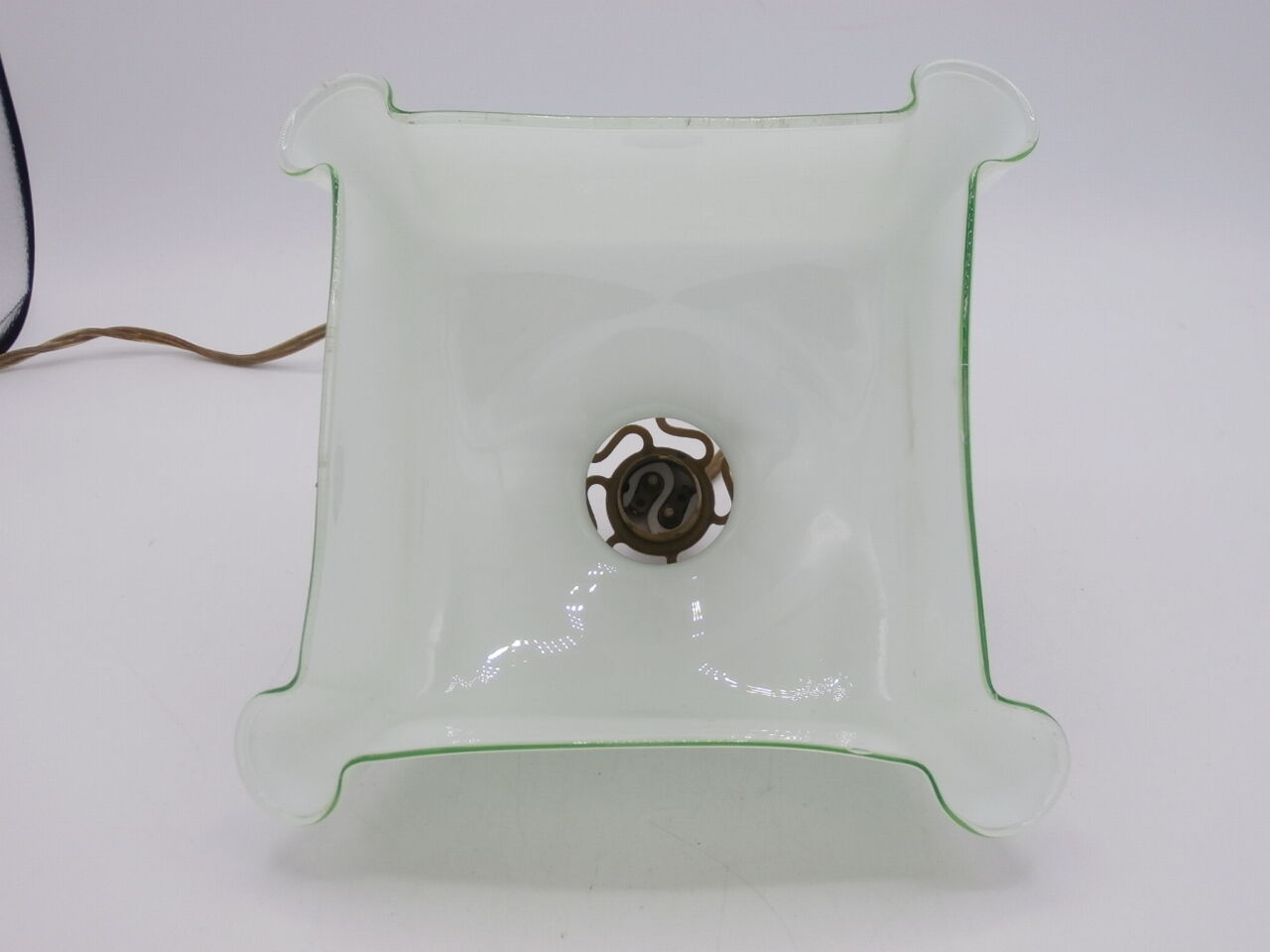 Suspension in opaline